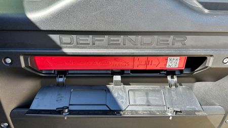 2023-Land-Rover-Defender-110-D300-HSE-X-Dynamic_10