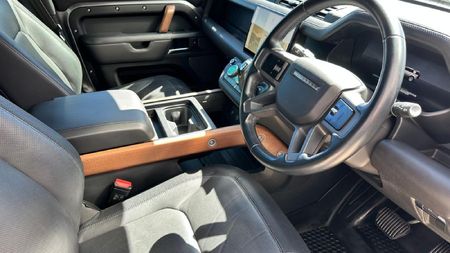 2023-Land-Rover-Defender-110-D300-HSE-X-Dynamic_5