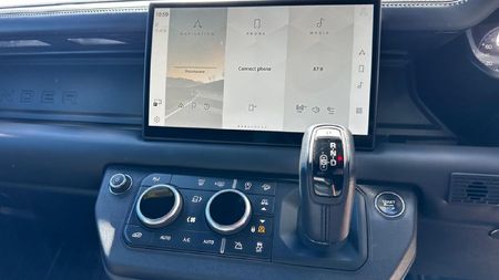 2023-Land-Rover-Defender-110-D300-HSE-X-Dynamic_6