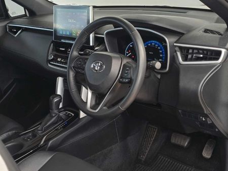 2025-Toyota-Corolla-Cross-18-XS-Hybrid_19