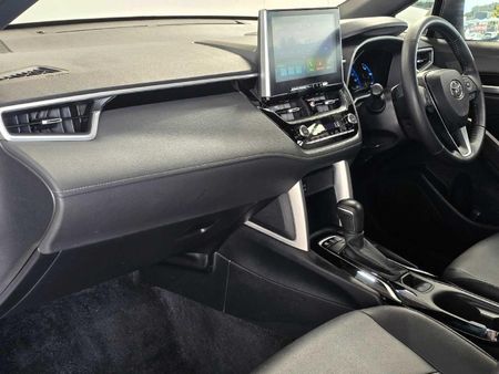 2025-Toyota-Corolla-Cross-18-XS-Hybrid_20