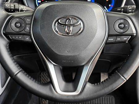 2025-Toyota-Corolla-Cross-18-XS-Hybrid_21