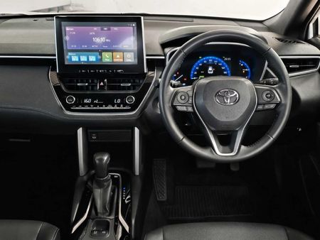 2025-Toyota-Corolla-Cross-18-XS-Hybrid_3