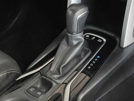 2025-Toyota-Corolla-Cross-18-XS-Hybrid_4