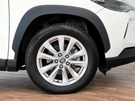 2025-Toyota-Corolla-Cross-18-XS-Hybrid_5