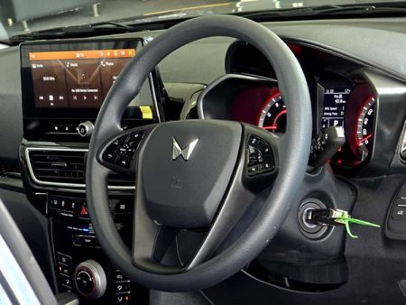 2026-Mahindra-XUV-3XO-12T-MX3-Auto_3