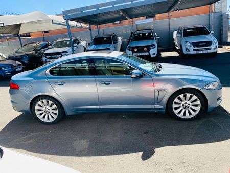 2013-Jaguar-XF-20i4-Premium-Luxury_15