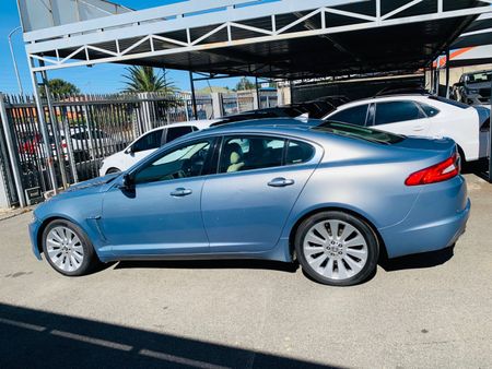 2013-Jaguar-XF-20i4-Premium-Luxury_17