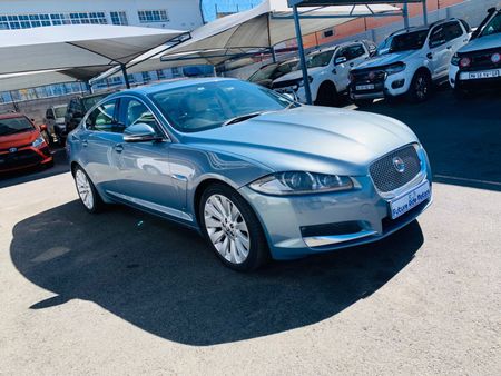2013-Jaguar-XF-20i4-Premium-Luxury_3