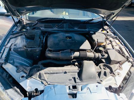 2013-Jaguar-XF-20i4-Premium-Luxury_4