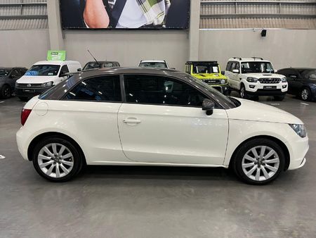 2011-Audi-A1-12-TFSI-3-dr-Attraction_1