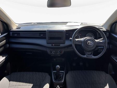 2025-Toyota-Rumion-15-S_10