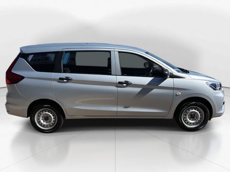 2025-Toyota-Rumion-15-S_7