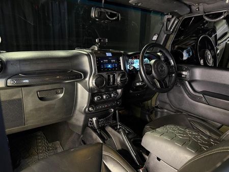 2016-Jeep-Wrangler-Unlimited-Rubicon-36-V6-Auto_11