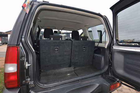 2019-Suzuki-Jimny-15-GLX_12