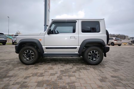 2019-Suzuki-Jimny-15-GLX_6