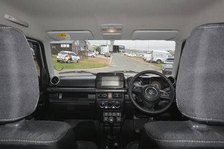 2019-Suzuki-Jimny-15-GLX_7