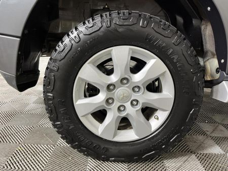 2015-Mitsubishi-Pajero-32-Di-Dc-GLS-Auto_7