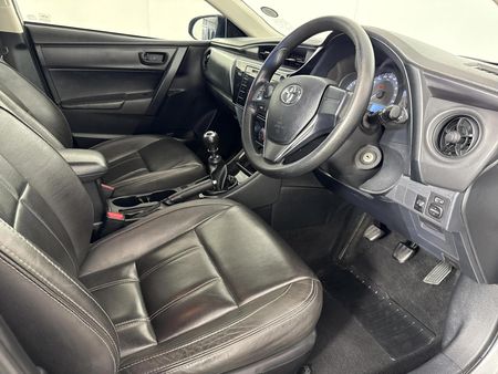 2020-Toyota-Corolla-Quest-18-Exclusive_9