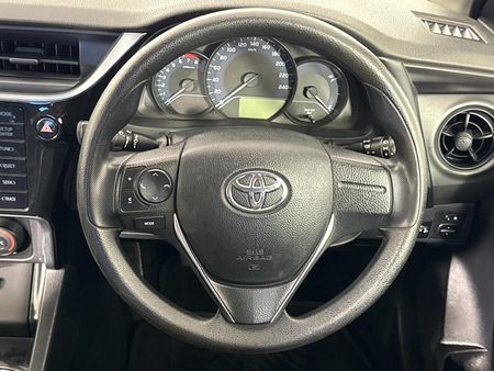 2020-Toyota-Corolla-Quest-18-Exclusive_12