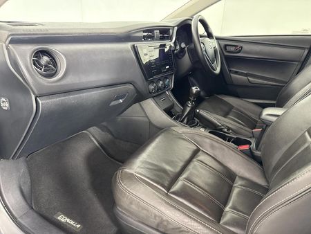 2020-Toyota-Corolla-Quest-18-Exclusive_8