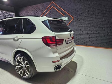 2016-BMW-X5-xDrive30d-Auto_28