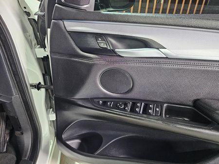 2016-BMW-X5-xDrive30d-Auto_7