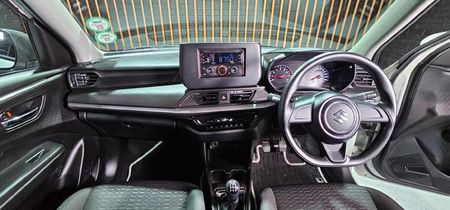 2025-Suzuki-Swift-12-GL_19