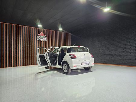 2025-Suzuki-Swift-12-GL_20