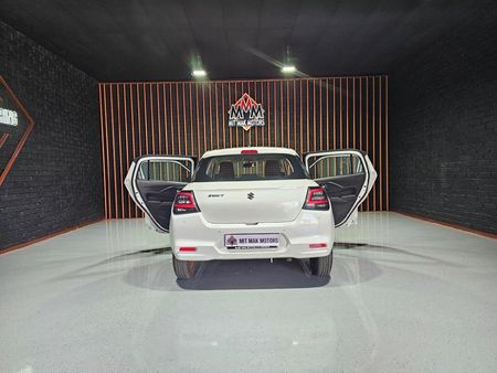2025-Suzuki-Swift-12-GL_21