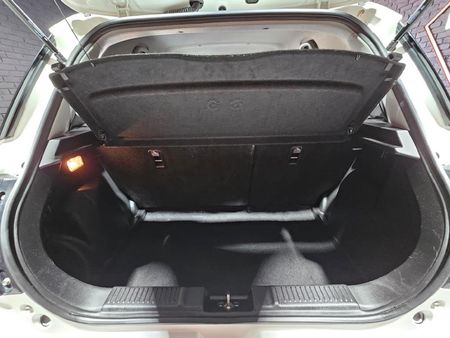 2025-Suzuki-Swift-12-GL_26
