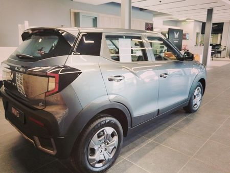 2026-Mahindra-XUV-3XO-12T-MX2_5