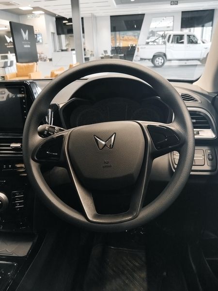 2026-Mahindra-XUV-3XO-12T-MX2_6