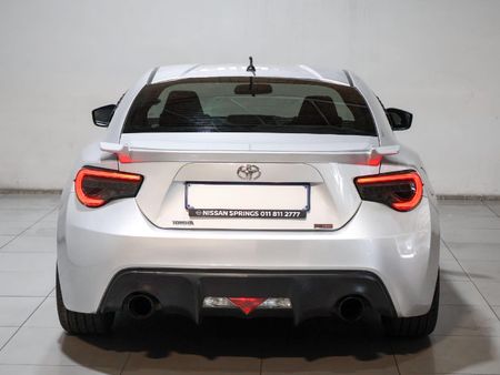 2015-Toyota-86-20_9