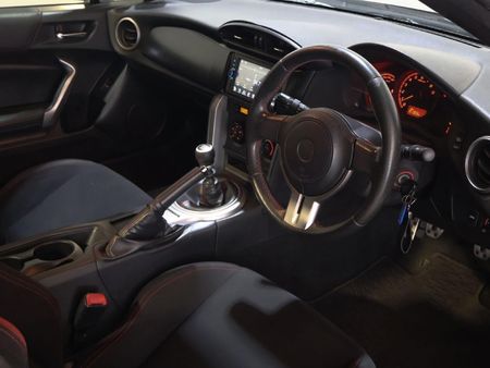 2015-Toyota-86-20_12