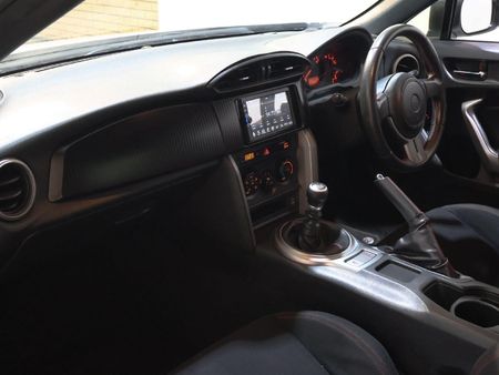 2015-Toyota-86-20_15