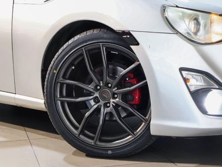 2015-Toyota-86-20_2
