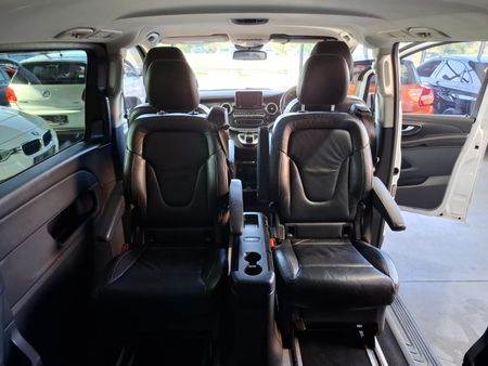 2015-Mercedes-Benz-V-Class-V-220-CDi-Auto_11