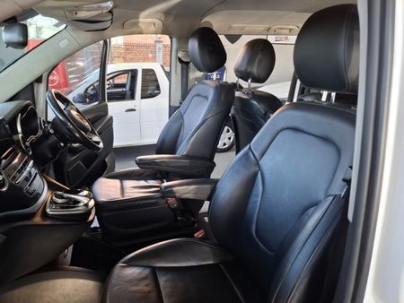 2015-Mercedes-Benz-V-Class-V-220-CDi-Auto_14