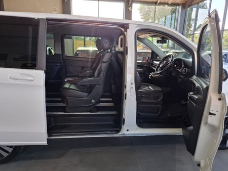 2015-Mercedes-Benz-V-Class-V-220-CDi-Auto_15