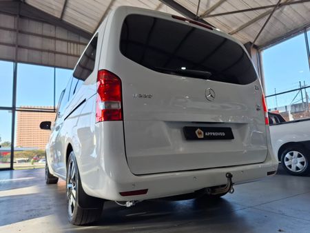 2015-Mercedes-Benz-V-Class-V-220-CDi-Auto_16