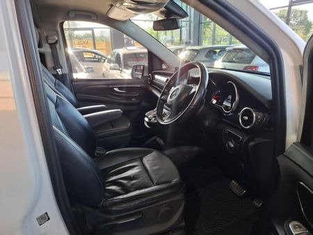 2015-Mercedes-Benz-V-Class-V-220-CDi-Auto_17