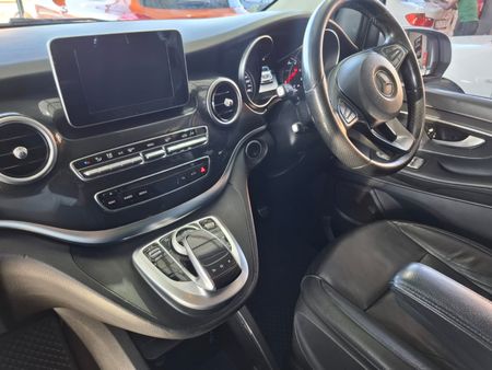 2015-Mercedes-Benz-V-Class-V-220-CDi-Auto_24