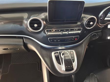 2015-Mercedes-Benz-V-Class-V-220-CDi-Auto_27