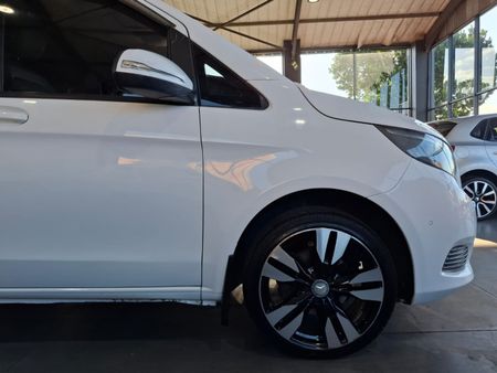 2015-Mercedes-Benz-V-Class-V-220-CDi-Auto_30