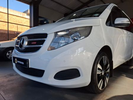 2015-Mercedes-Benz-V-Class-V-220-CDi-Auto_32