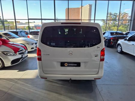 2015-Mercedes-Benz-V-Class-V-220-CDi-Auto_4