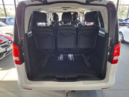 2015-Mercedes-Benz-V-Class-V-220-CDi-Auto_6