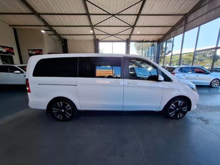 2015-Mercedes-Benz-V-Class-V-220-CDi-Auto_7