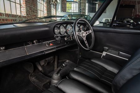 1972-Porsche-911-T-Restored_10